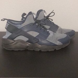 Men’s 10.5 Nike Air Huarache